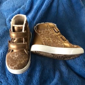 Toddler Ugg Sneakers Size 7